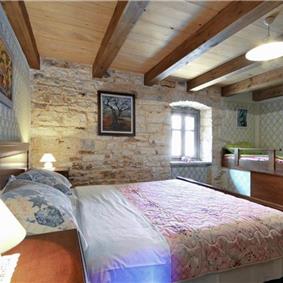 4 bedroom villa with pool near Svetvinčenat, Istria, sleeps 10